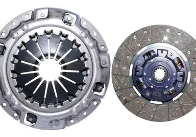 KIT EMBRAGUE (PRENSA Y DISCO) ISUZU NKR 3.1 / LUV DIMAX 2.5D 3.0 D 99-14 VALEO